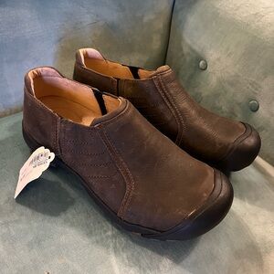 NWT Keen Brown Leather Slip On Hiking casual Shoes Sz 8.5 heavy duty durable
